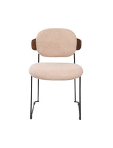 Zénith Chair in Bouclé Caramel met Walnootaccenten en Zwart Metalen Frame